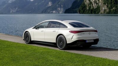 Mercedes-Benz EQS 580 Redefining Luxury Electric Vehicles with Innovation